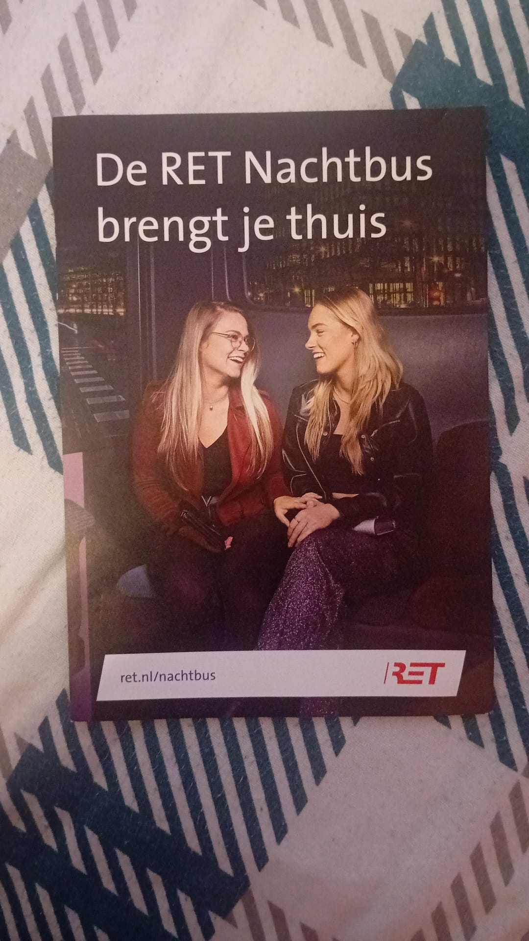“De nachtbus die nooit slaapt: uw veilige terugkeer in Rotterdam”